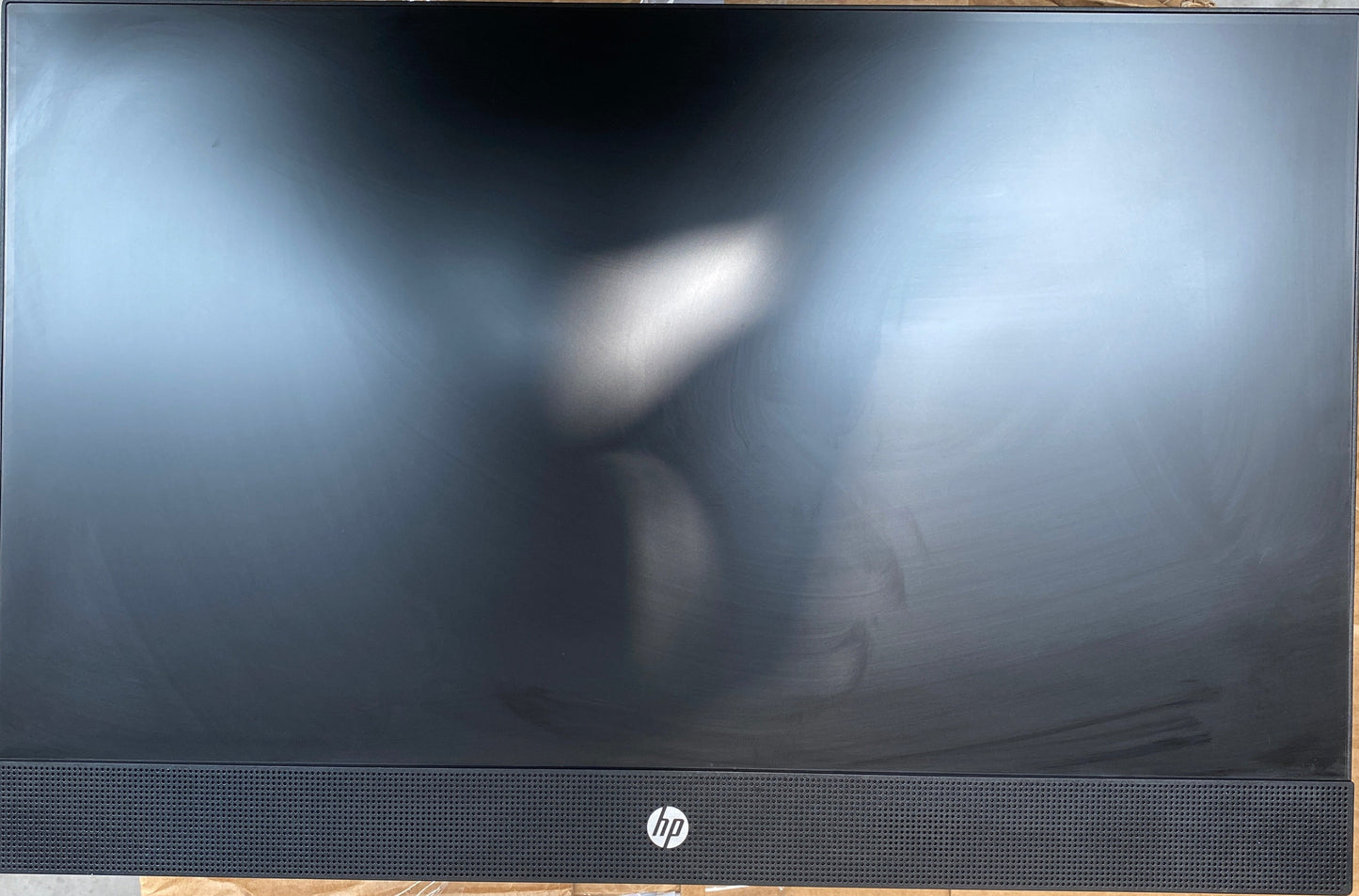 HP computer monitor front