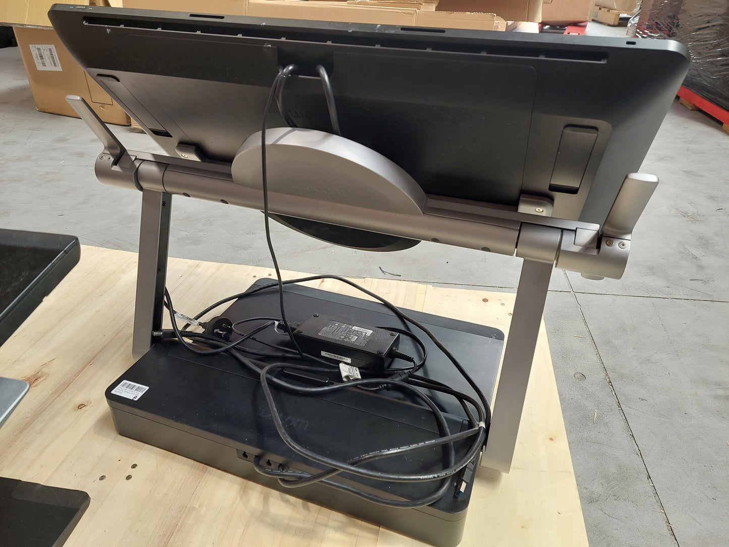 Wacom Cintiq Pro 24 PT (DTH-2420) with Wacom Ergo Stand & Wacom Express Key Remote